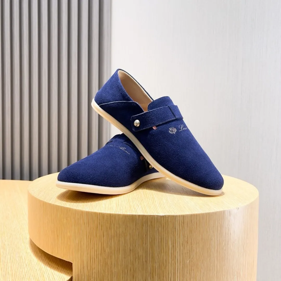 Factory price 420💰[loro piana] 2025 new moccasins, popular casual sneakers for street men. The shoes are made of first-layer suede leather uppers with rubber soles. They are classic. The complex craftsmanship and meticulous structure make the shoes light and soft, allowing you to walk comfortably and freely. Perfect for summer wear. Yardage: 38-45.